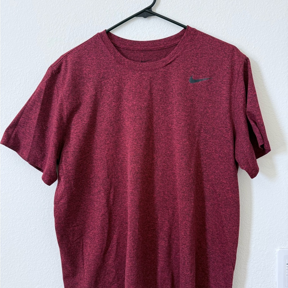 Nike Men's Maroon Short Sleeve Tee